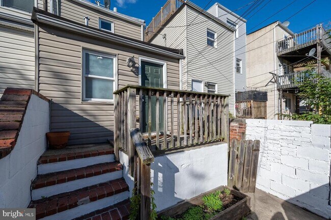 Building Photo - 23 N Patterson Park Ave