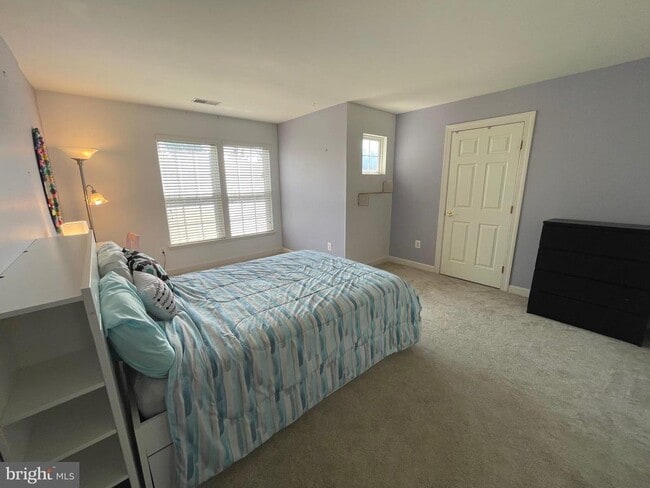 Building Photo - 513 Glenbrook Dr