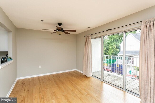 Building Photo - 553 McManus Way