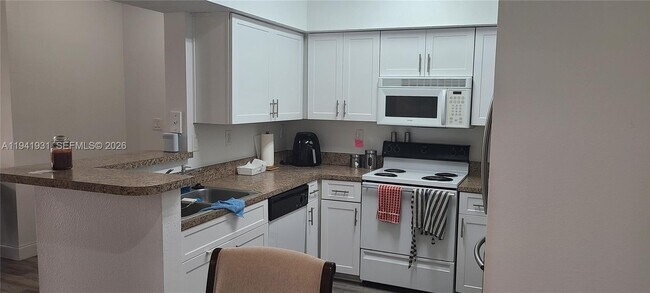 Building Photo - 220 SW 116th Ave