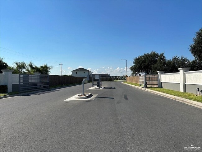 Building Photo - 14 Rafael Dr