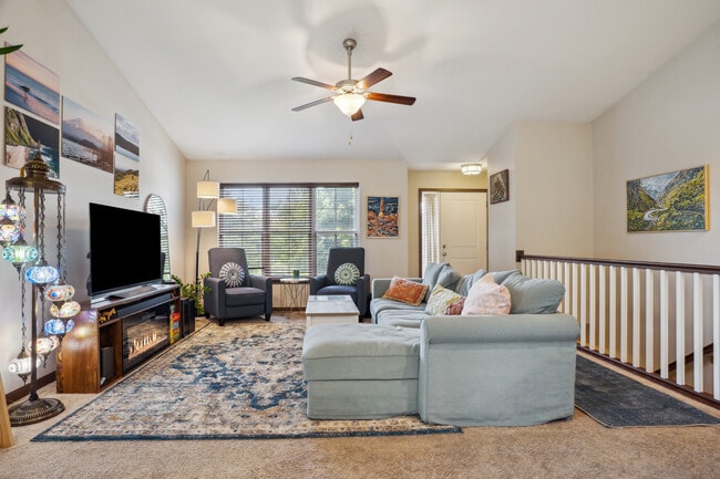 Building Photo - 868 McCollister Ct