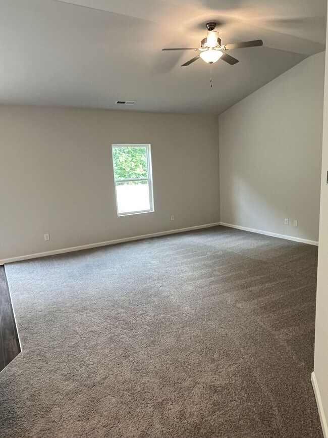 Building Photo - Newer 3 Bed Ranch home in East Charlotte