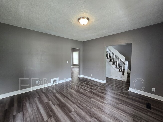 Building Photo - 514 Logan Ave