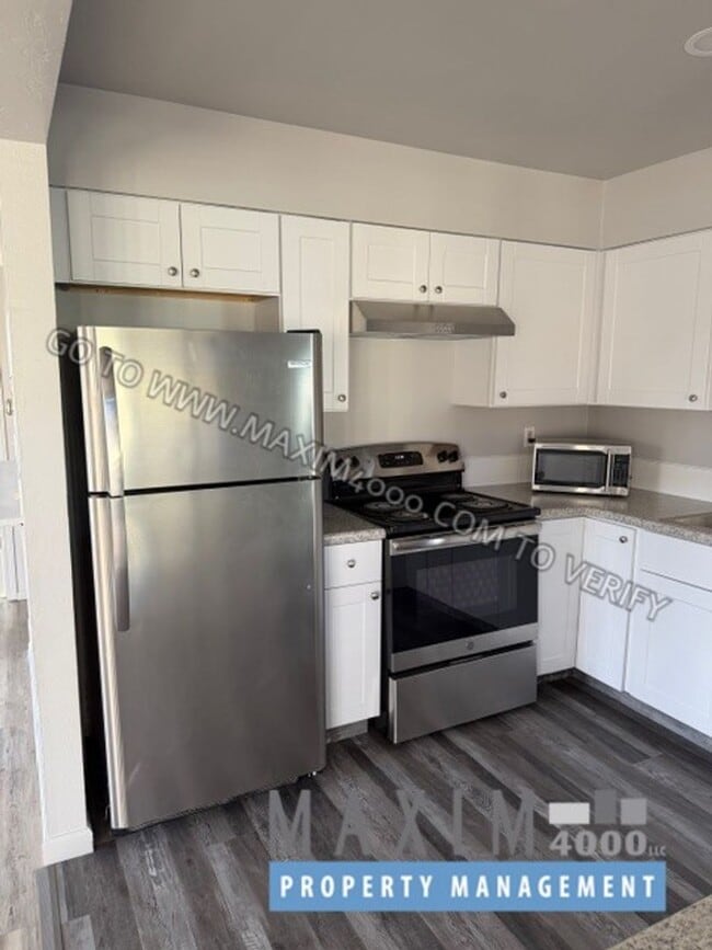 Building Photo - 559 N Sparn St