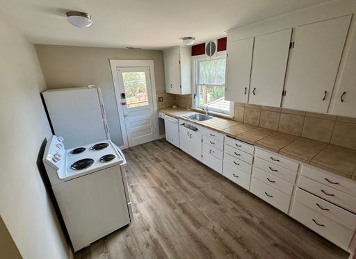Building Photo - Gorgeous 2 bed Craftsman in Queen Anne! Open house Saturday!