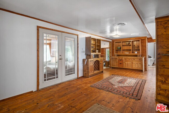 Building Photo - 618 S Topanga Canyon Blvd
