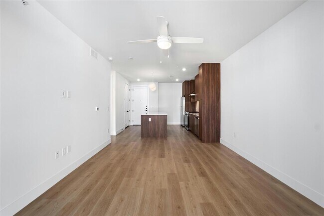 Building Photo - 1701 Simond Ave