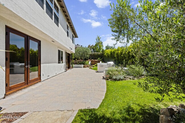 Building Photo - 4372 Via Juanita