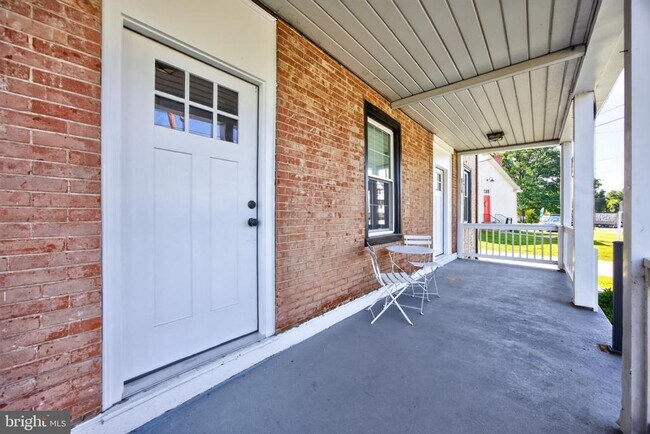 Building Photo - 814 Doe Run Rd