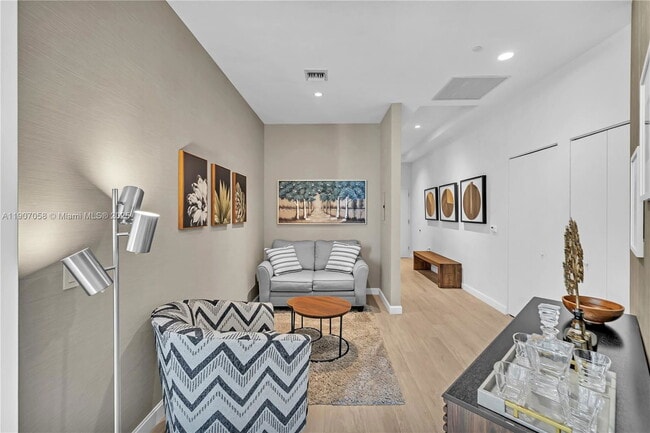 Building Photo - 45 SW 9th St