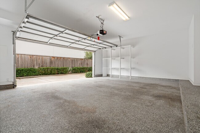 Building Photo - 2196 Bancroft Ln