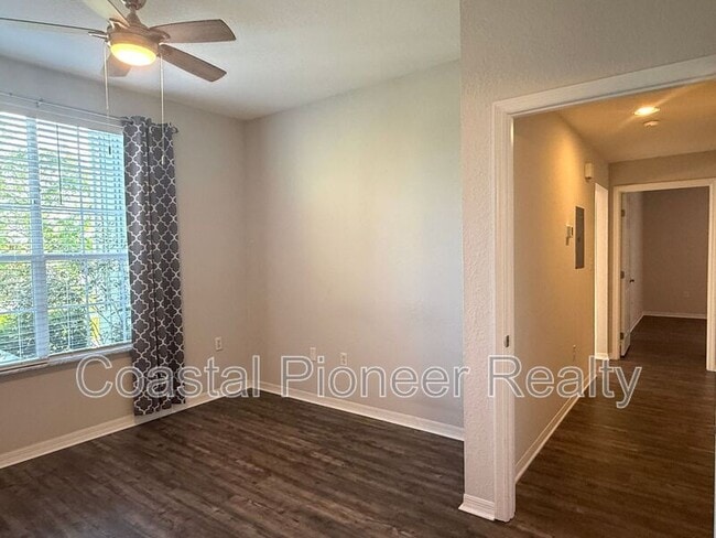 Building Photo - 9068 Lake Chase Island Way