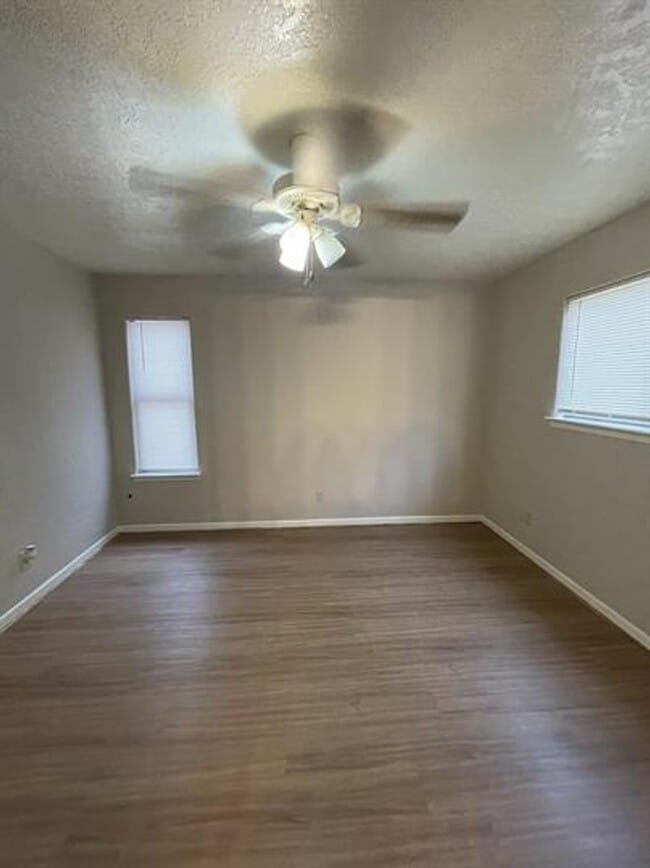 Building Photo - 296 Friendship Ln