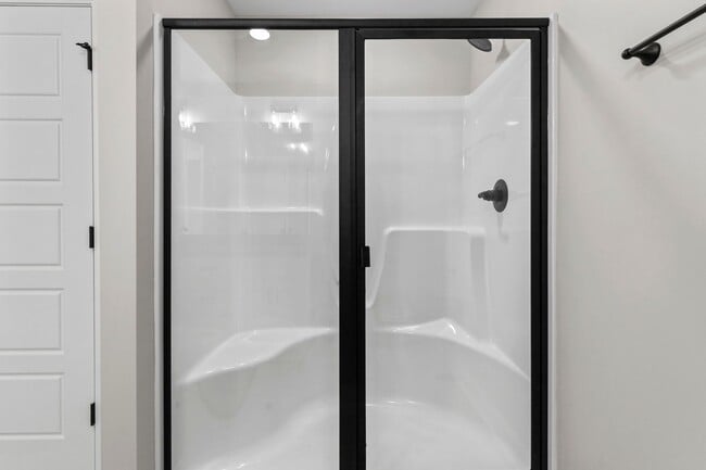 Building Photo - 245 Susan Lynn Dr