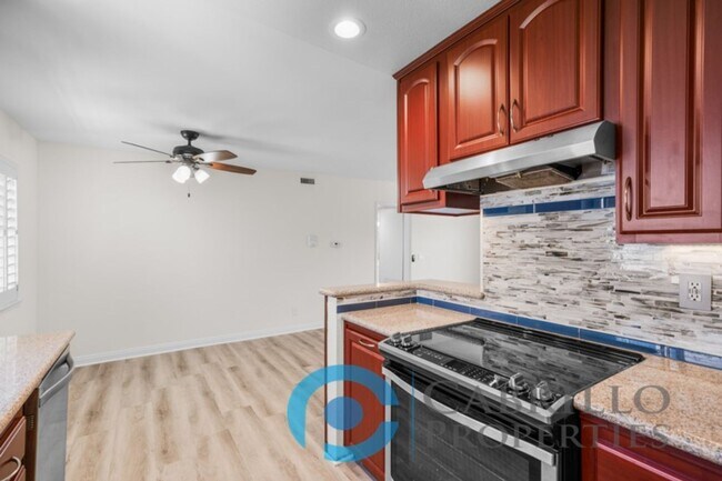 Building Photo - Beautiful 2bd/2ba 2nd Floor Condo with Bra...