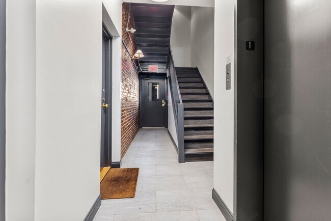 Building Photo - 27 Bowdoin St