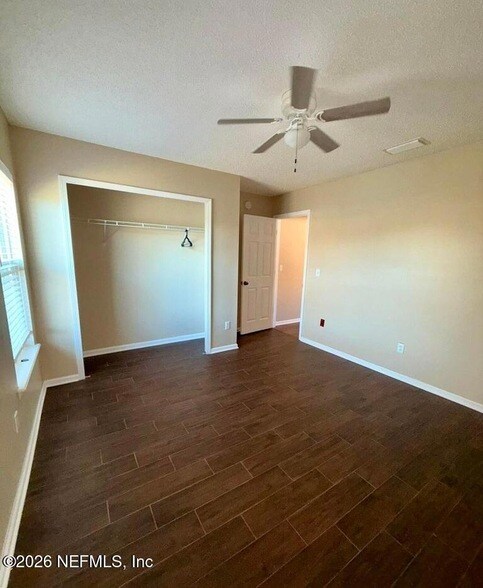 Building Photo - 6340 Lake Plantation Dr