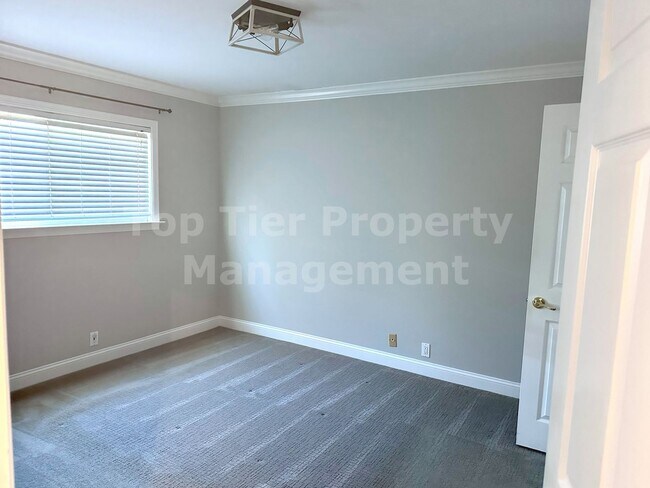 Building Photo - Charming 3 Bed, 2 Bath, 1,266 Sqft Concord House Available NOW For Lease!