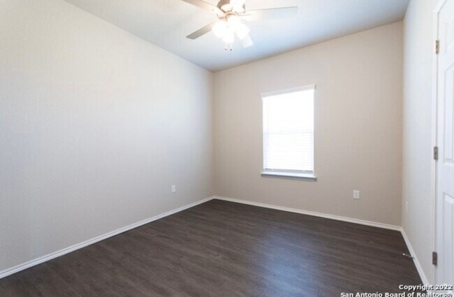 Building Photo - 3bd/2.5ba Townhouse is Seguin
