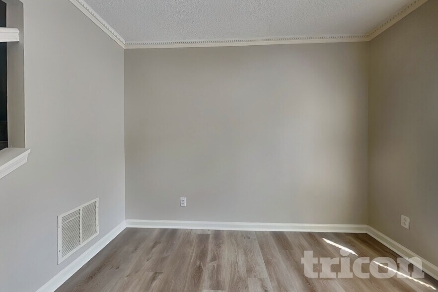 Building Photo - 39 Pine Grove Cir