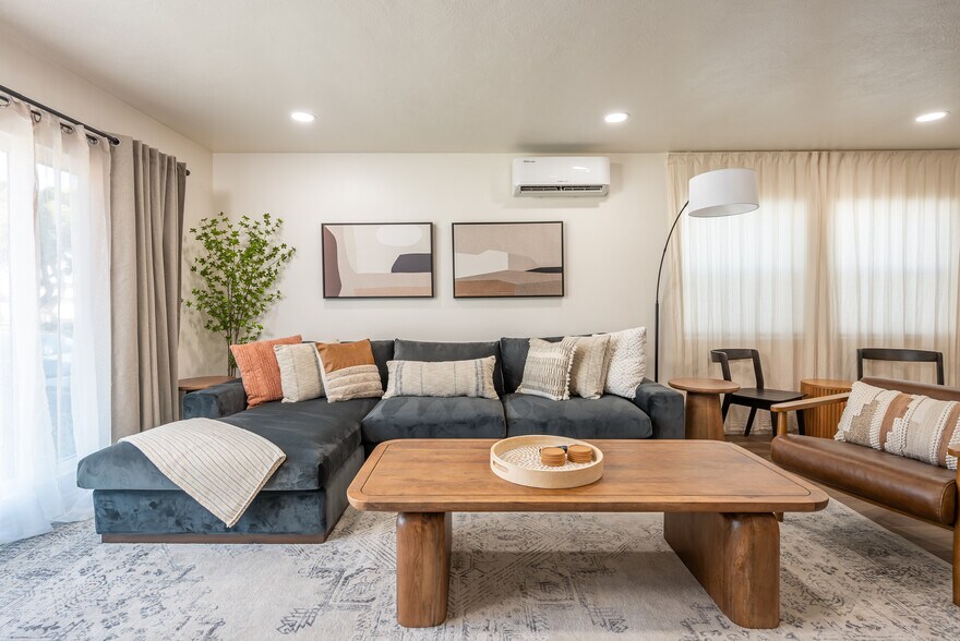 Building Photo - 4746 W 159th St