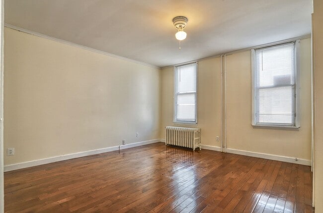 Building Photo - 911 17th St