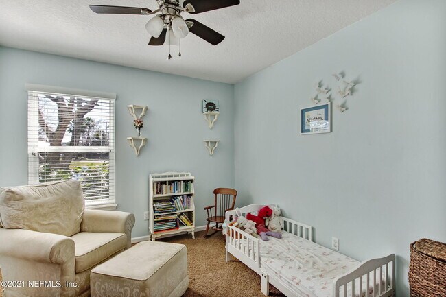 Building Photo - 3433 Heron Dr N