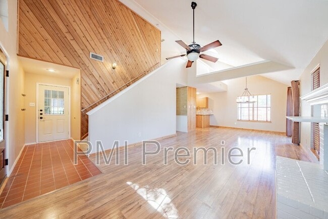 Building Photo - 471 Caviness Dr