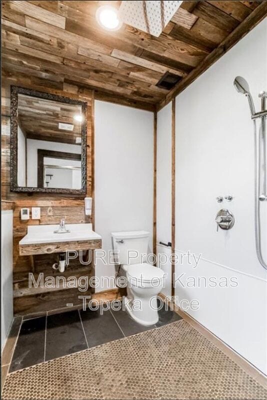 Building Photo - 12908 W 102nd St