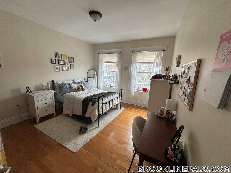 Building Photo - 191 Winthrop Rd