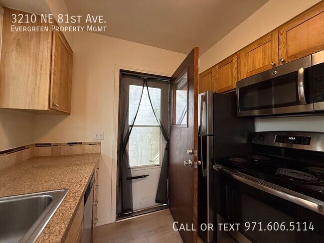 Building Photo - 3210 NE 81st Ave