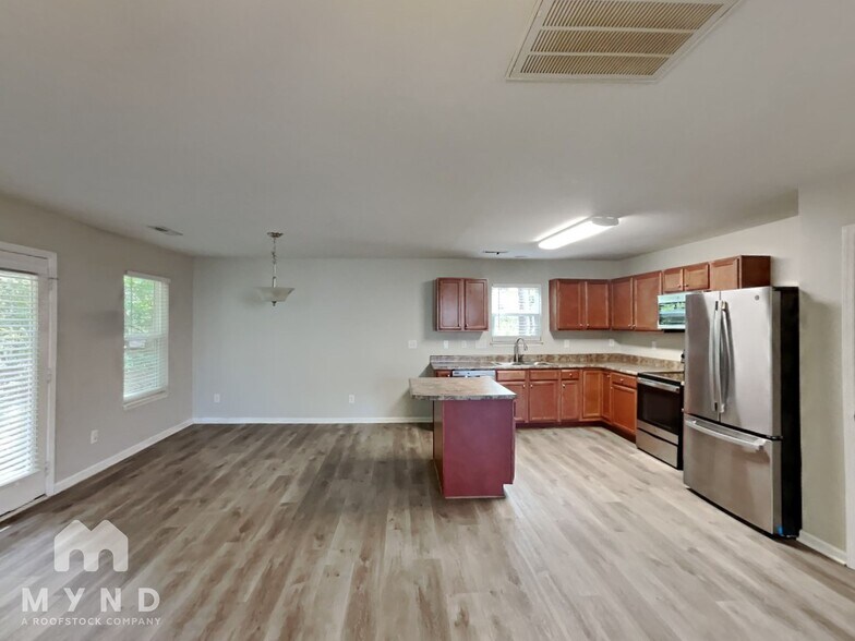 Building Photo - 623 Hunley St