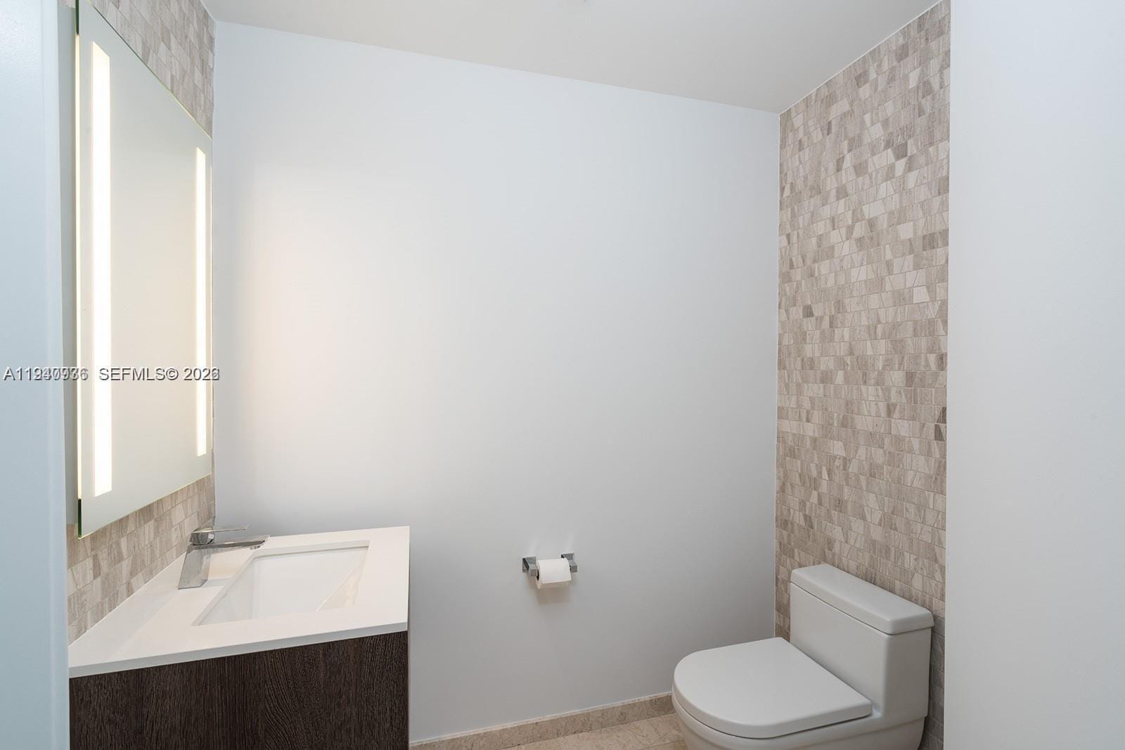 Building Photo - 68 SE 6th St