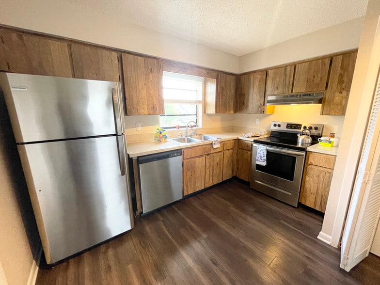 Building Photo - 5107 S Clarice Ct