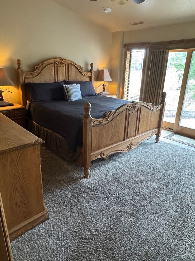 Building Photo - 3 Bed 2 Bath- Flagstaff