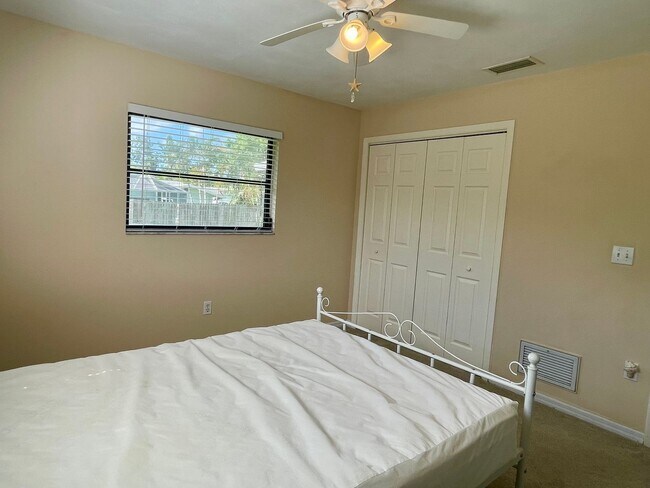 Building Photo - Charming 3-Bedroom Home for Rent in Prime ...