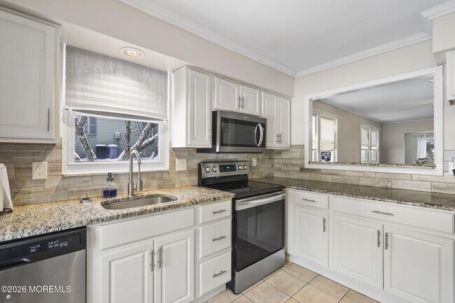 Building Photo - 28 Milford Ave