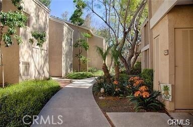 Building Photo - 94 Lakepines