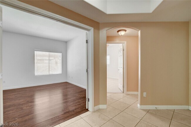 Building Photo - 10809 Garden Mist Dr
