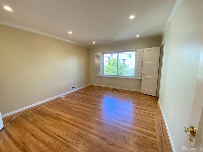 Building Photo - 60 Westdale Ave