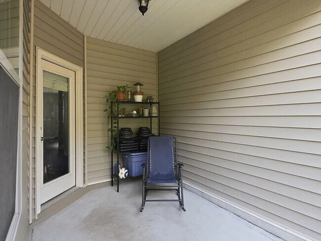 Building Photo - Lease OR Lease to Own