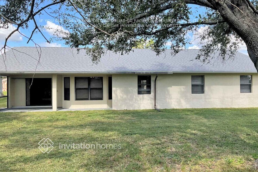 Building Photo - 1142 SW 14th St