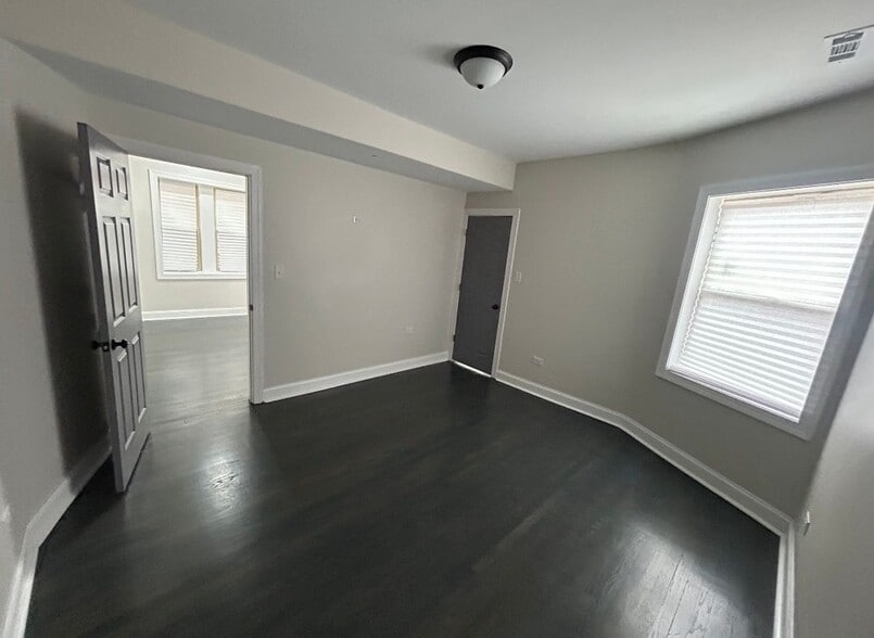 Building Photo - 7730 S Cornell Ave