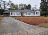 Building Photo - 220 Dixie Dr