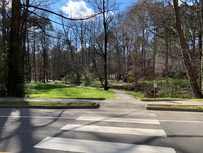 Building Photo - 121 Winners Cir