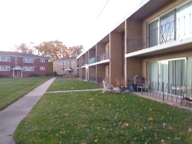 Primary Photo - 5818 107th St