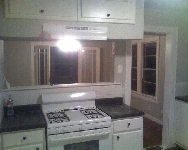 Building Photo - 1701 Daniel Dr