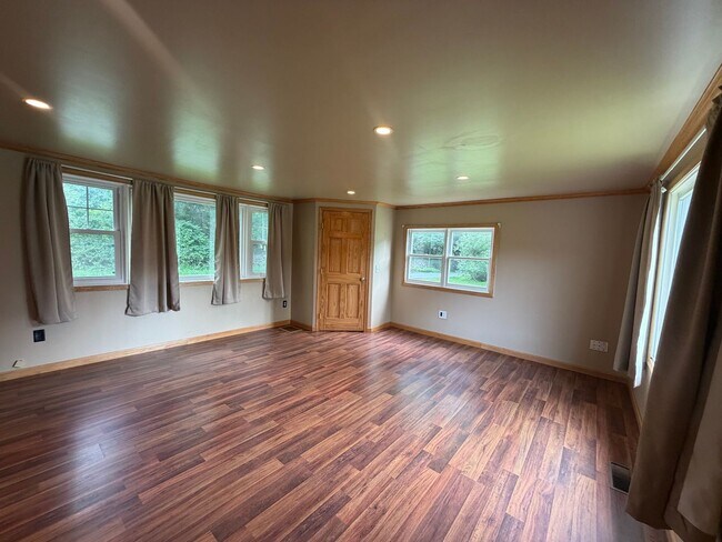 Building Photo - 1295 Kroucher Rd