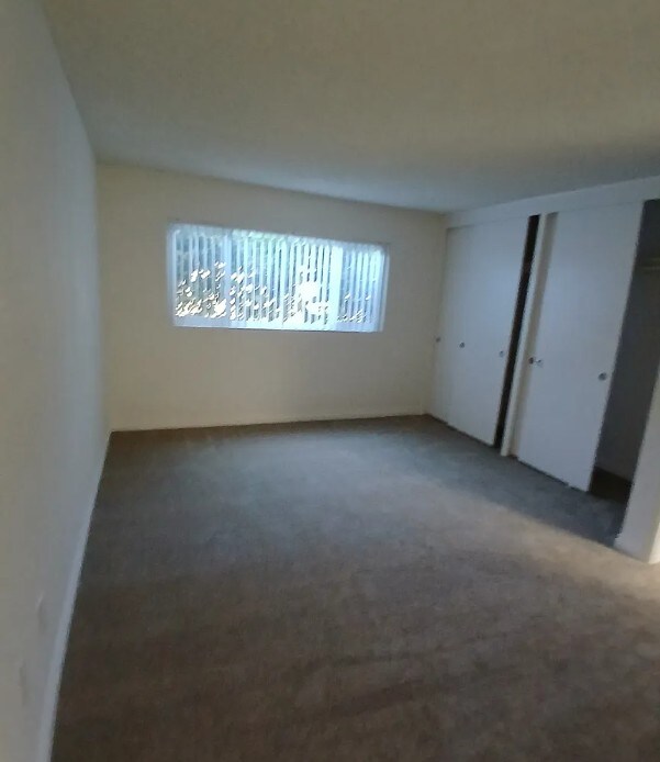 Building Photo - 813 Amigos Way